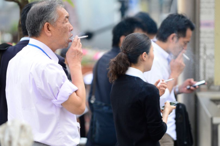 一家日本公司向非吸烟者提供更多的带薪休假